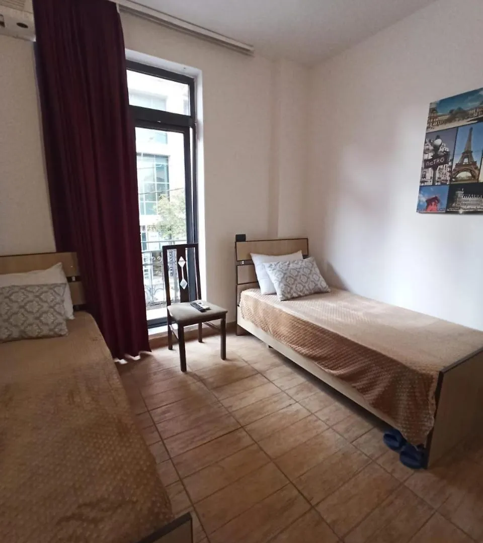 Skanderbeg Square Residences ティラナ ホームステイ